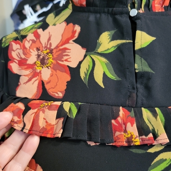 Forever 21 Crop Top Floral Ruffle L/S Top Med - Picture 6 of 12